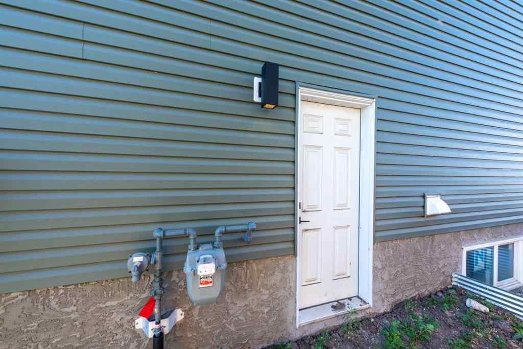 MLS® A2233048 - 92 Waterford Manor  in Waterford Chestermere, Residential