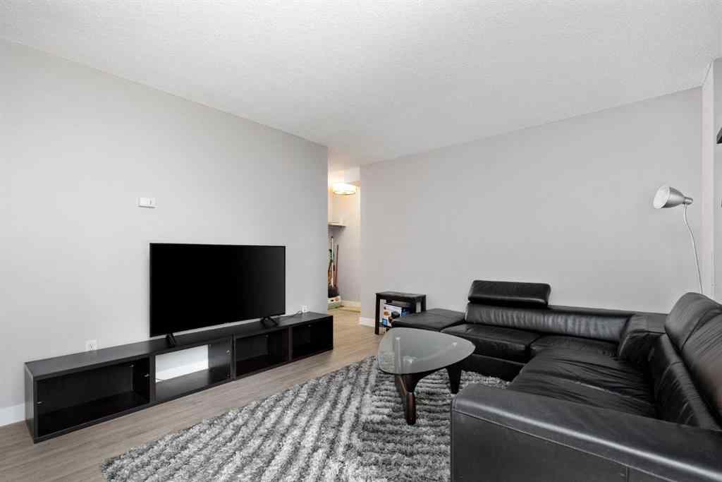 MLS® A2233091 - Unit #102 3518 44 Street SW in Glenbrook Calgary, Residential