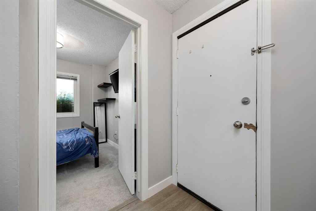 MLS® A2233091 - Unit #102 3518 44 Street SW in Glenbrook Calgary, Residential