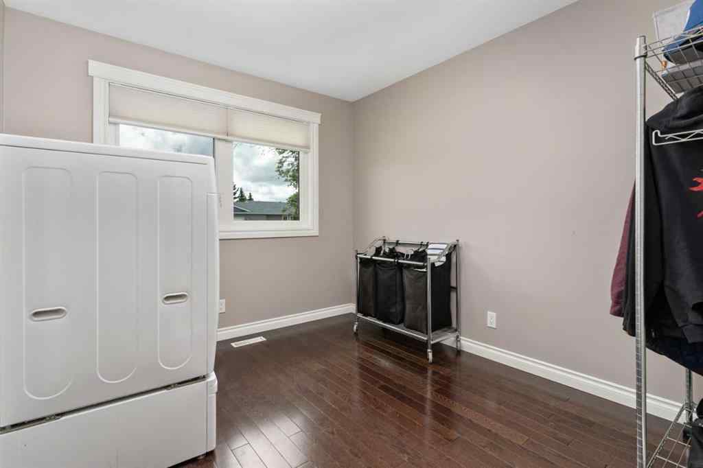 MLS® A2233110 - 5320 59 Avenue  in Viking Viking, Residential