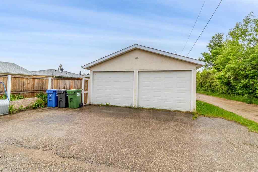 MLS® A2233156 - 5910 West Park Crescent  in West Park Red Deer, Residential