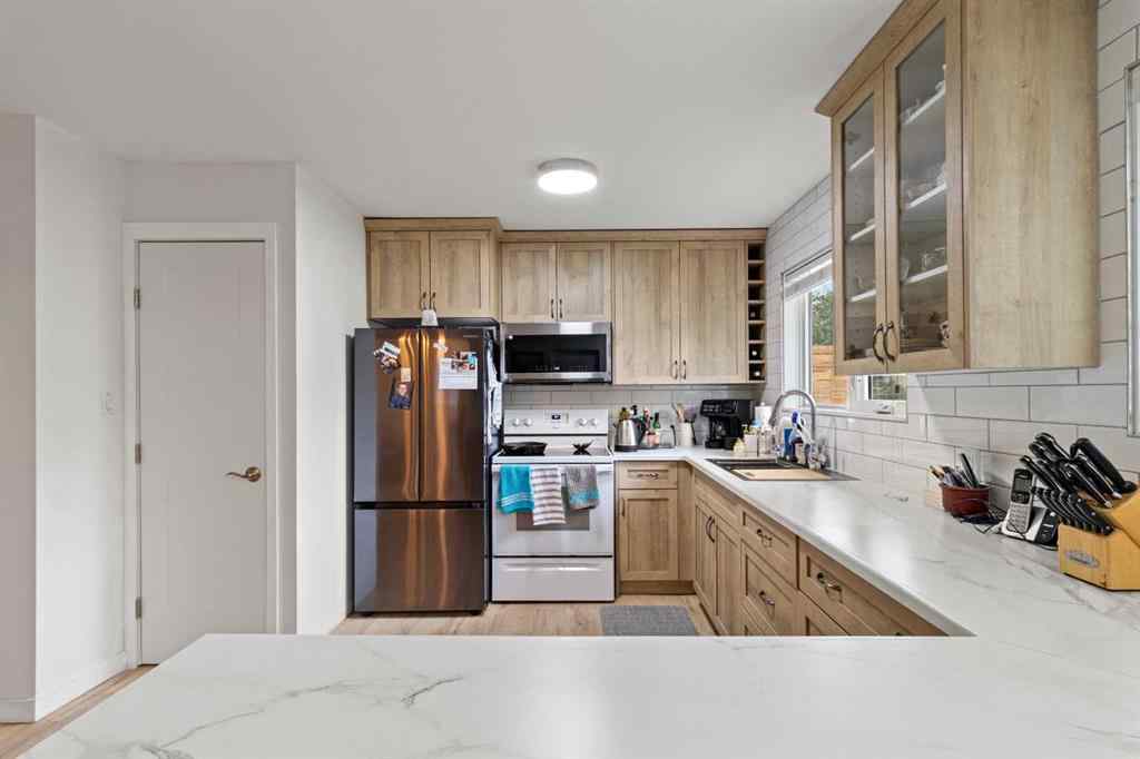 MLS® A2233156 - 5910 West Park Crescent  in West Park Red Deer, Residential