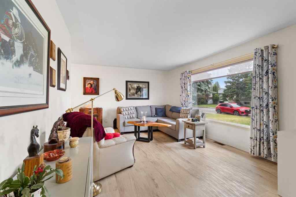 MLS® A2233156 - 5910 West Park Crescent  in West Park Red Deer, Residential