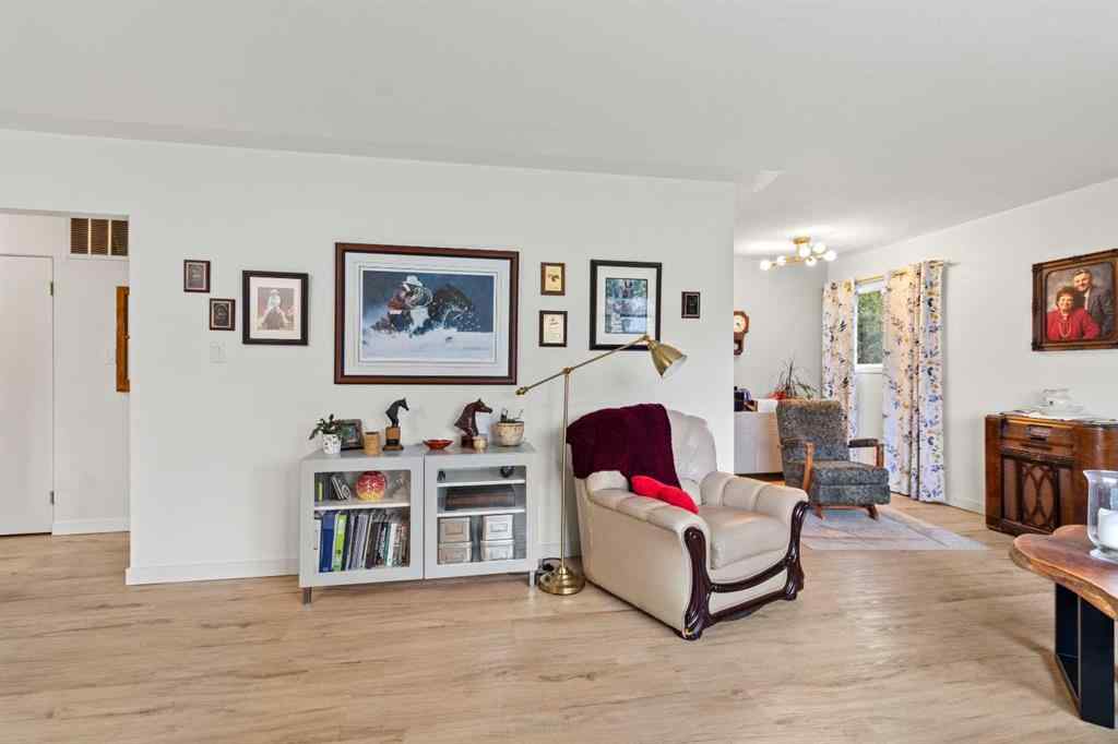 MLS® A2233156 - 5910 West Park Crescent  in West Park Red Deer, Residential