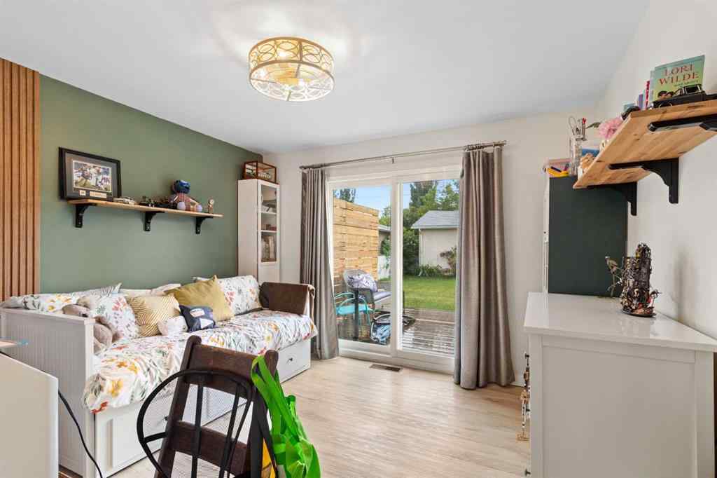 MLS® A2233156 - 5910 West Park Crescent  in West Park Red Deer, Residential