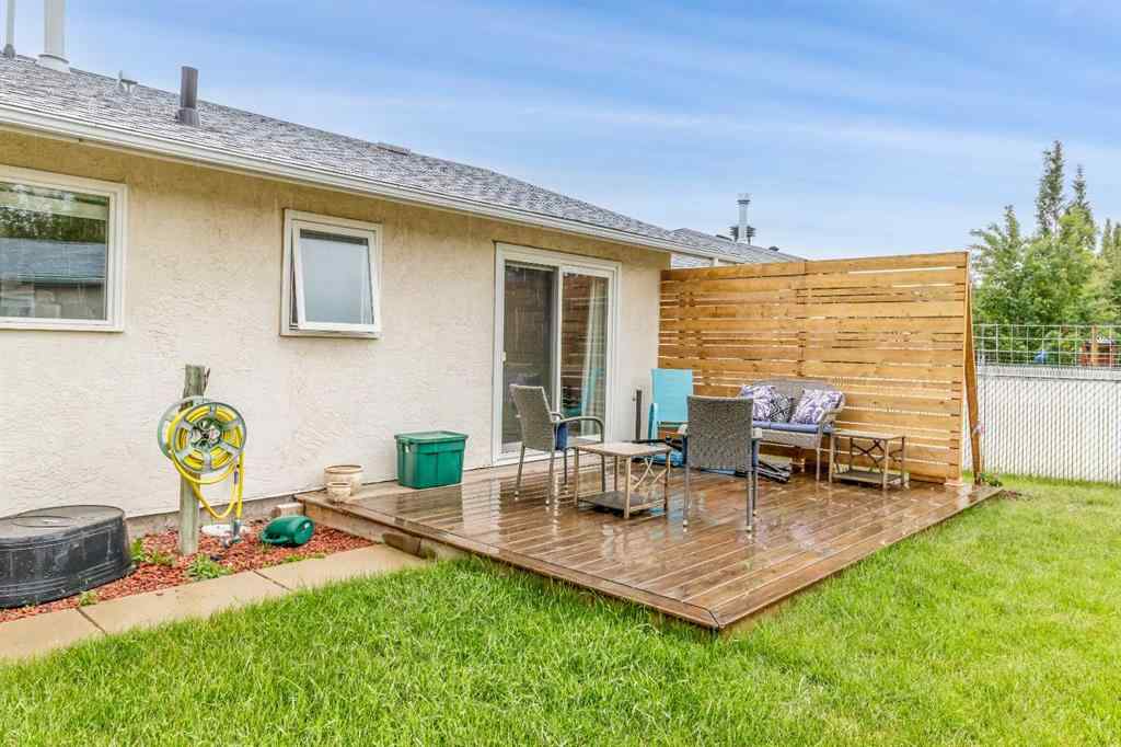 MLS® A2233156 - 5910 West Park Crescent  in West Park Red Deer, Residential