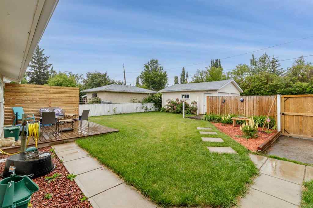 MLS® A2233156 - 5910 West Park Crescent  in West Park Red Deer, Residential