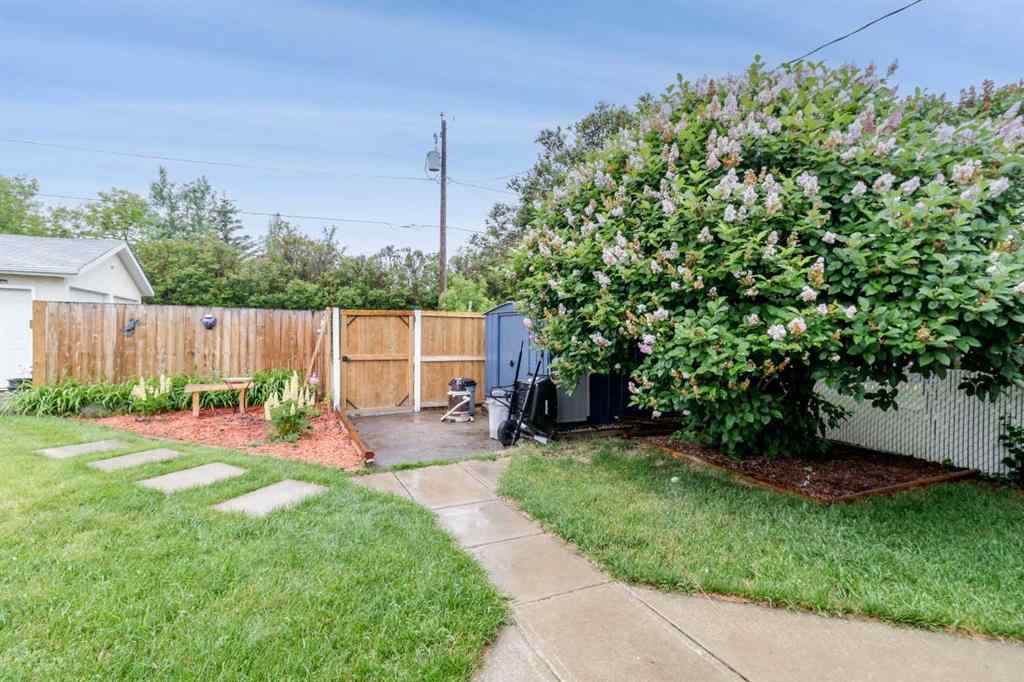MLS® A2233156 - 5910 West Park Crescent  in West Park Red Deer, Residential