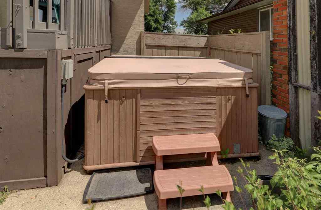 MLS® A2233161 - 252 Rundleview Drive NE in Rundle Calgary, Residential