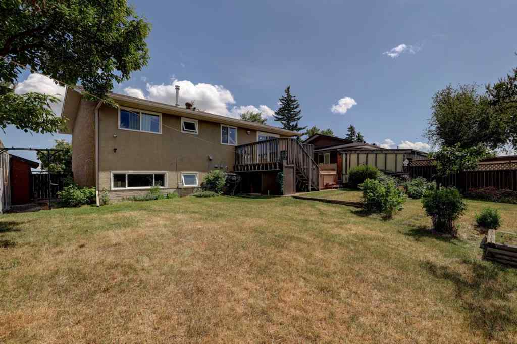 MLS® A2233161 - 252 Rundleview Drive NE in Rundle Calgary, Residential