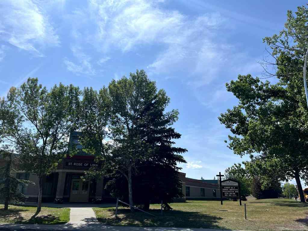 MLS® A2233161 - 252 Rundleview Drive NE in Rundle Calgary, Residential