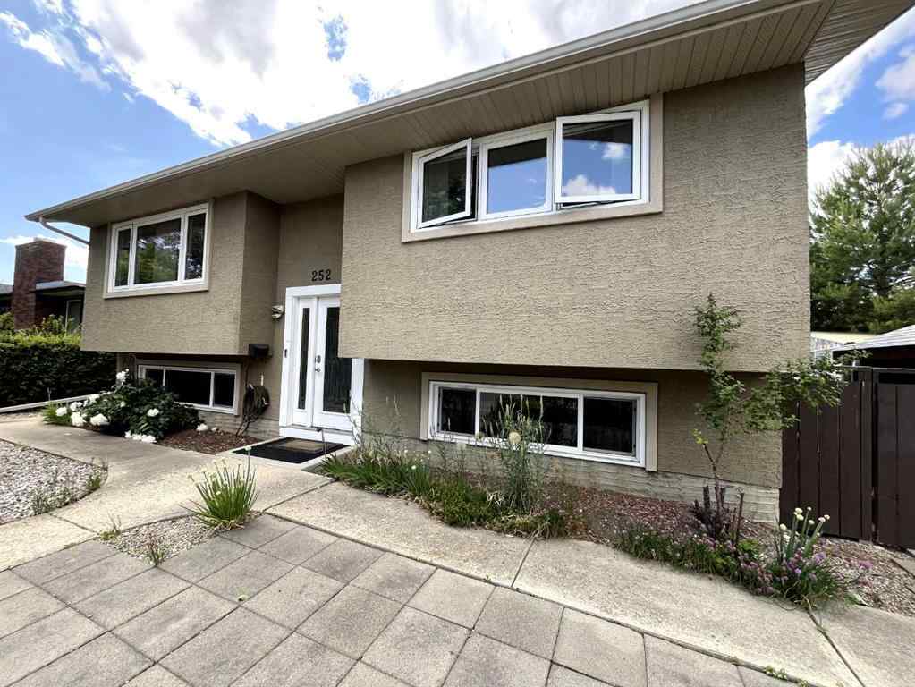 MLS® A2233161 - 252 Rundleview Drive NE in Rundle Calgary, Residential