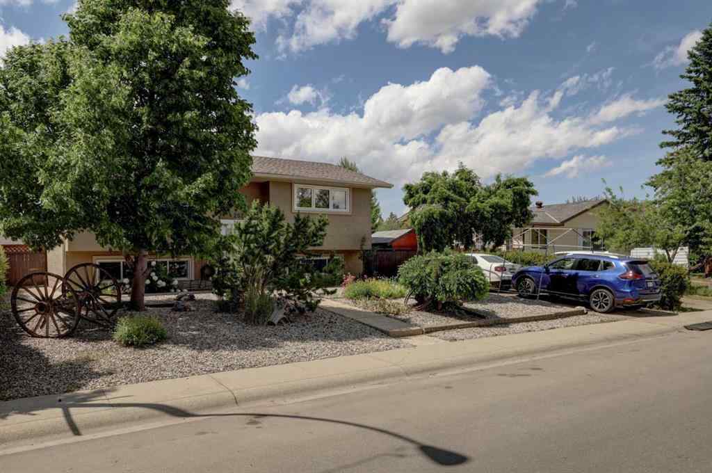 MLS® A2233161 - 252 Rundleview Drive NE in Rundle Calgary, Residential