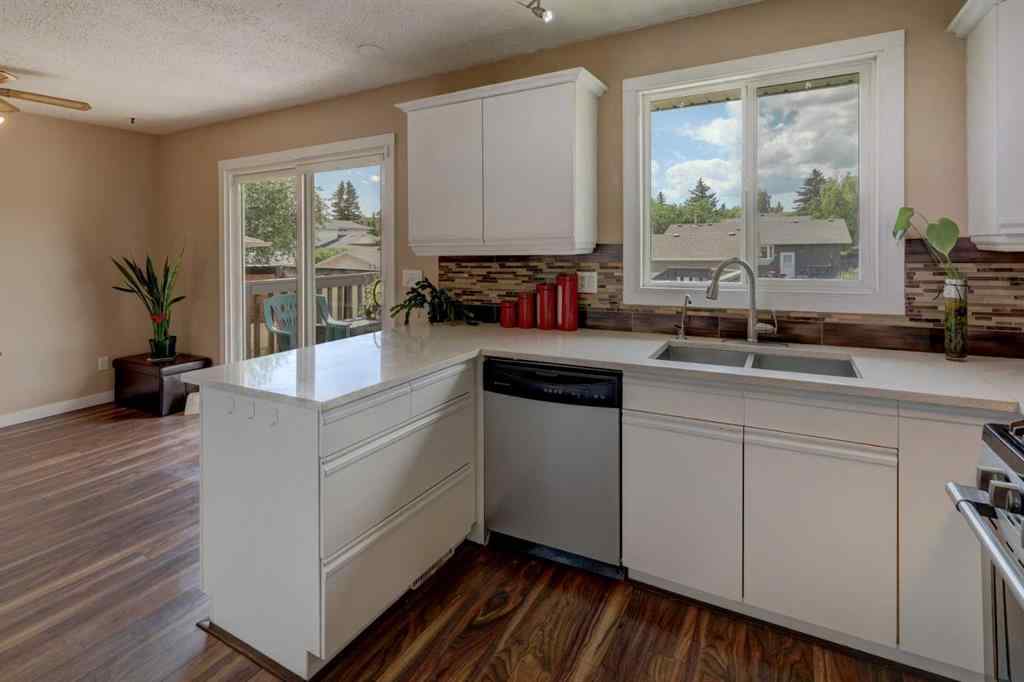 MLS® A2233161 - 252 Rundleview Drive NE in Rundle Calgary, Residential