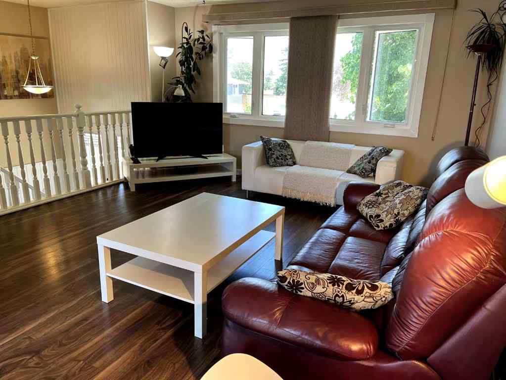 MLS® A2233161 - 252 Rundleview Drive NE in Rundle Calgary, Residential