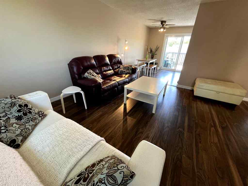 MLS® A2233161 - 252 Rundleview Drive NE in Rundle Calgary, Residential