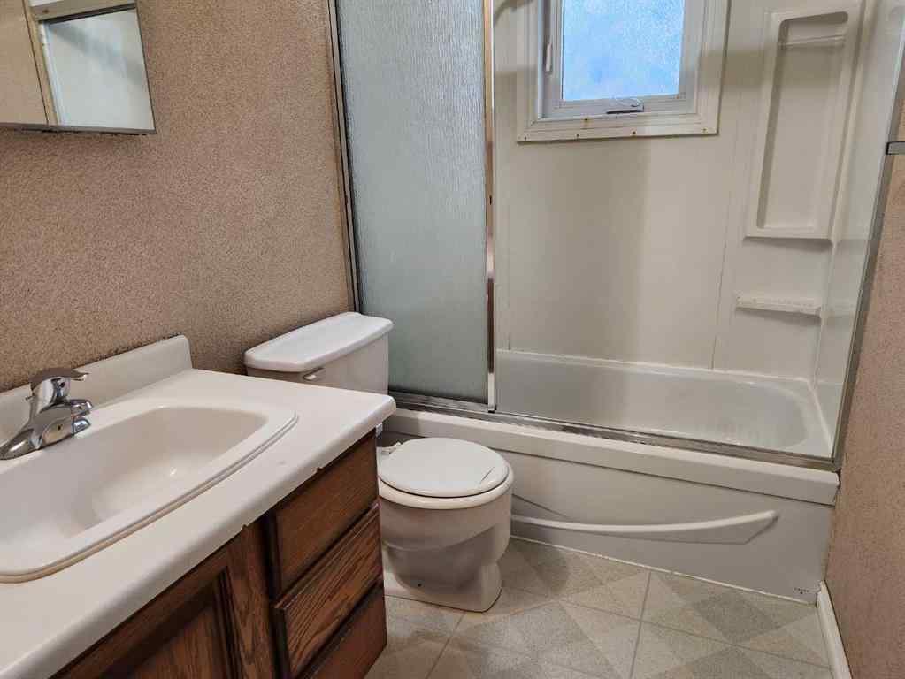 MLS® A2233176 - 5406 45 Street  in West Lloydminster Lloydminster, Residential