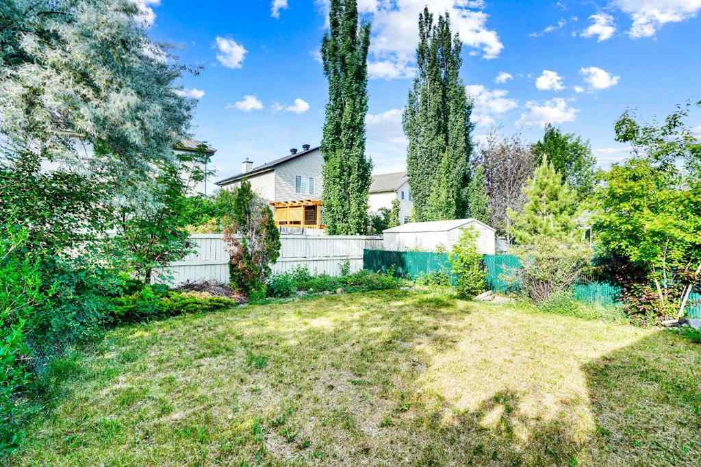 MLS® A2233295 - 76 Somerset Manor SW in Somerset Calgary, Residential