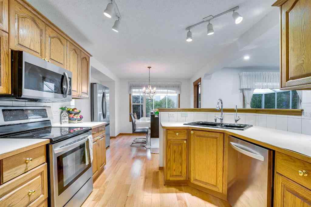 MLS® A2233295 - 76 Somerset Manor SW in Somerset Calgary, Residential