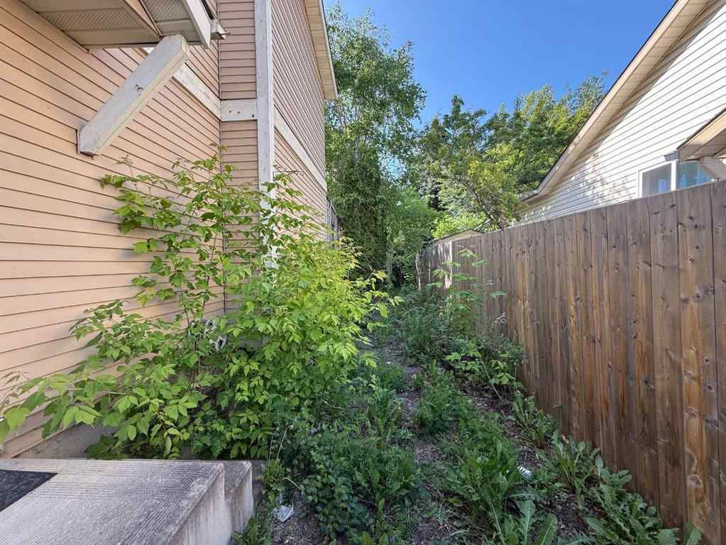 MLS® A2233352 - 105 Windsor Drive  in Thickwood Fort McMurray, Residential