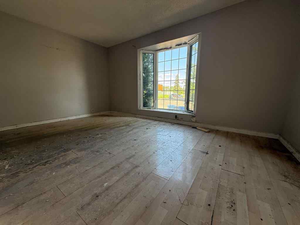 MLS® A2233352 - 105 Windsor Drive  in Thickwood Fort McMurray, Residential
