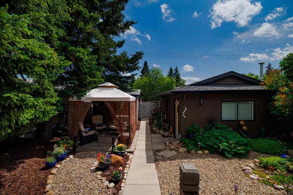 MLS® A2233378 - 461 78 Avenue NE in Huntington Hills Calgary, Residential