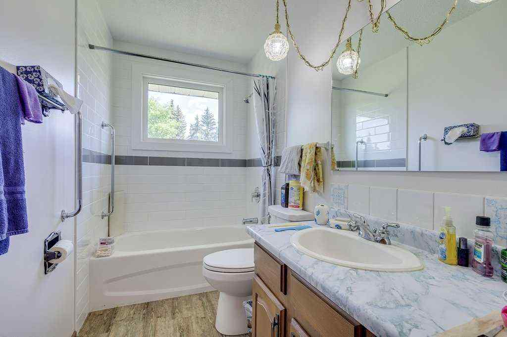 MLS® A2233388 - 39321 Range Road 273   in NONE Rural Lacombe County, Residential