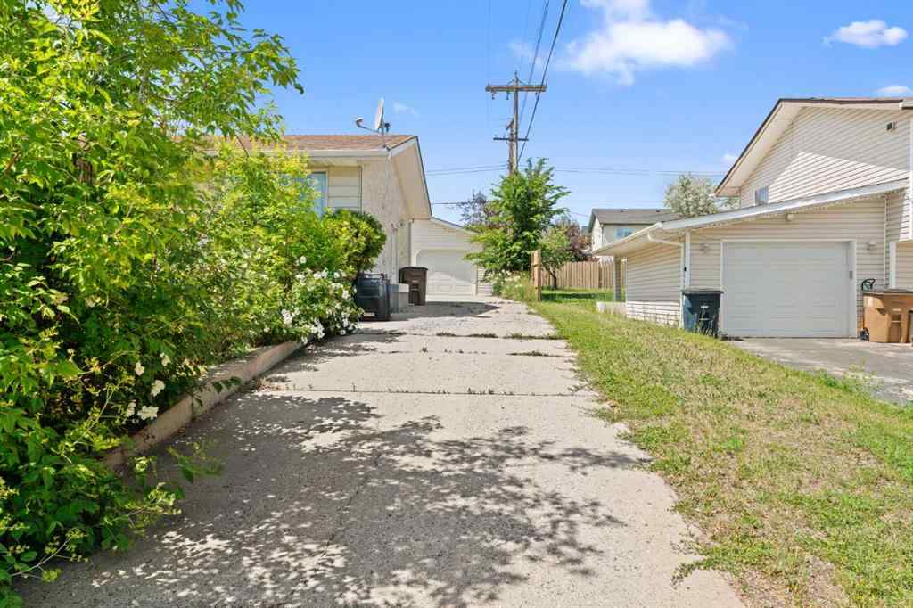 MLS® A2233397 - 40 Lake Bevan Drive E in Lakewood Brooks, Residential