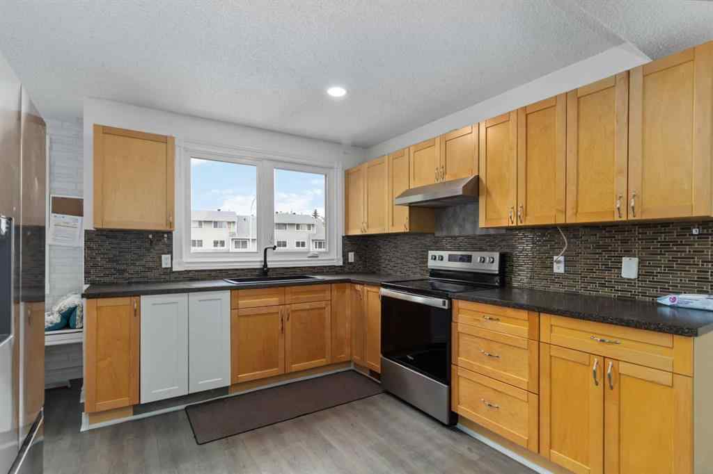 MLS® A2233403 - 116 Wallace Place  in Thickwood Fort McMurray, Residential