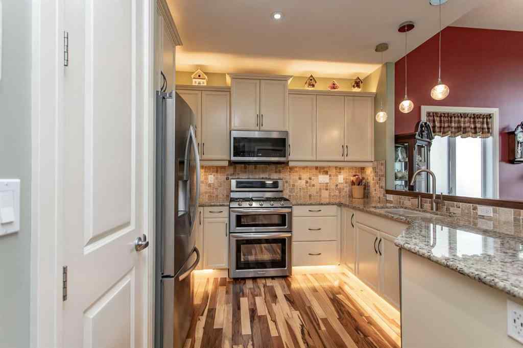 MLS® A2233429 - 20 Beardsley Crescent  in College Heights Lacombe, Residential