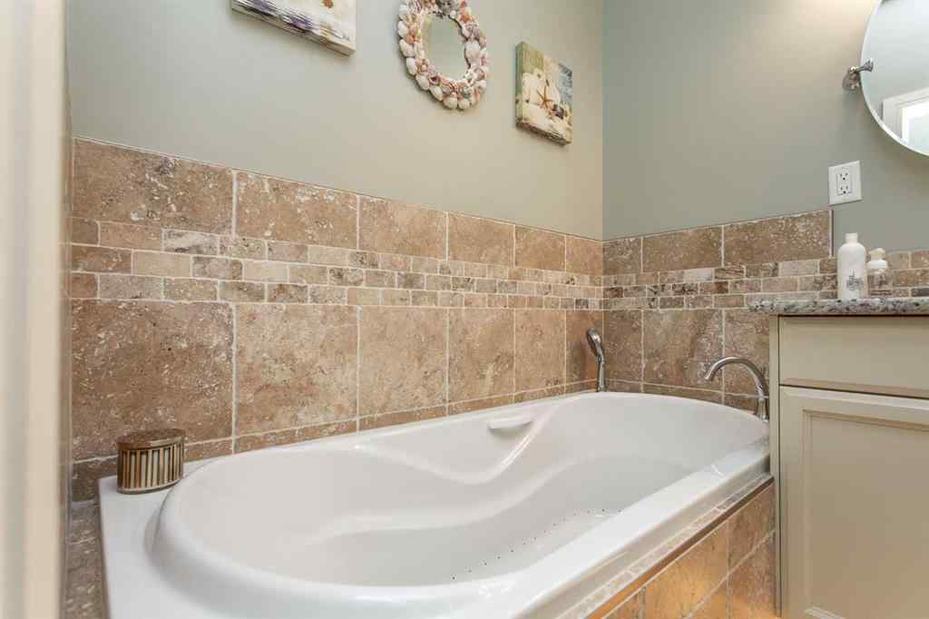 MLS® A2233429 - 20 Beardsley Crescent  in College Heights Lacombe, Residential