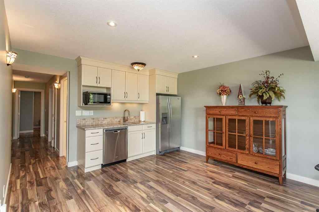 MLS® A2233429 - 20 Beardsley Crescent  in College Heights Lacombe, Residential