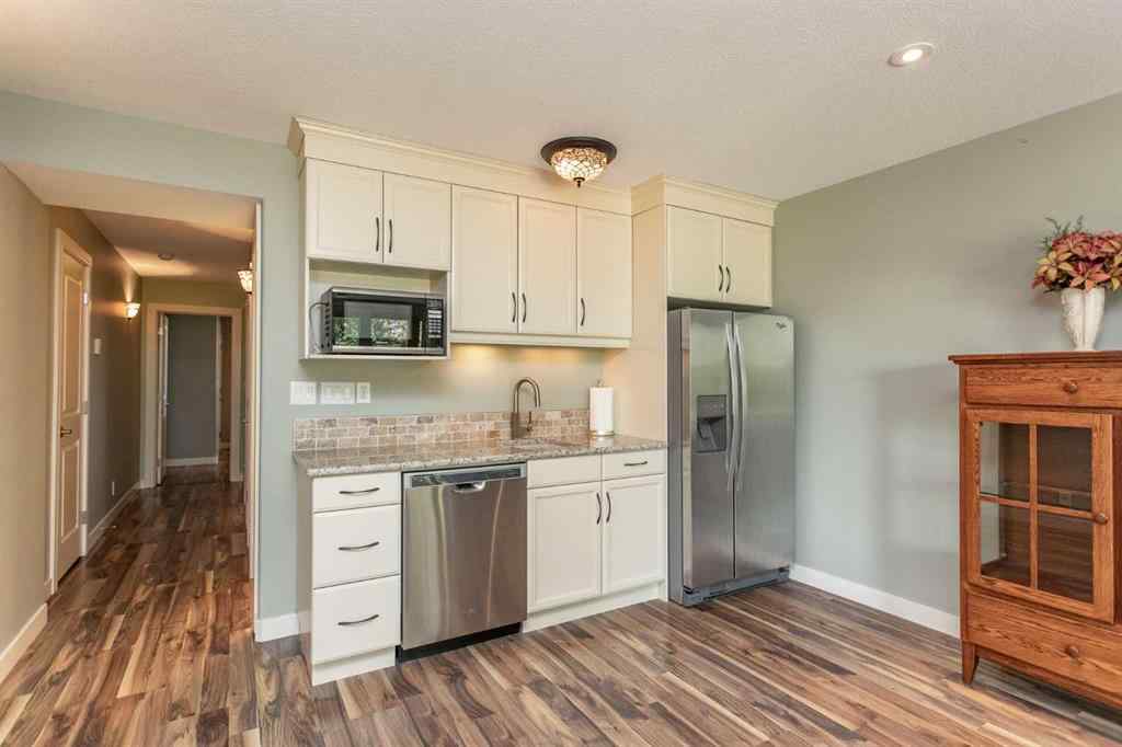 MLS® A2233429 - 20 Beardsley Crescent  in College Heights Lacombe, Residential