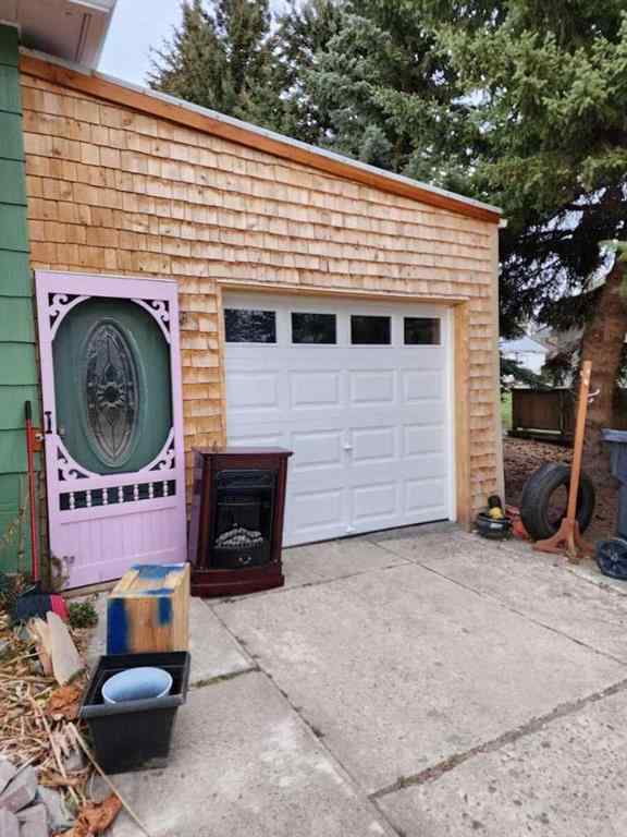 MLS® A2233466 - 221 Center Avenue NE in NONE Milk River, Residential