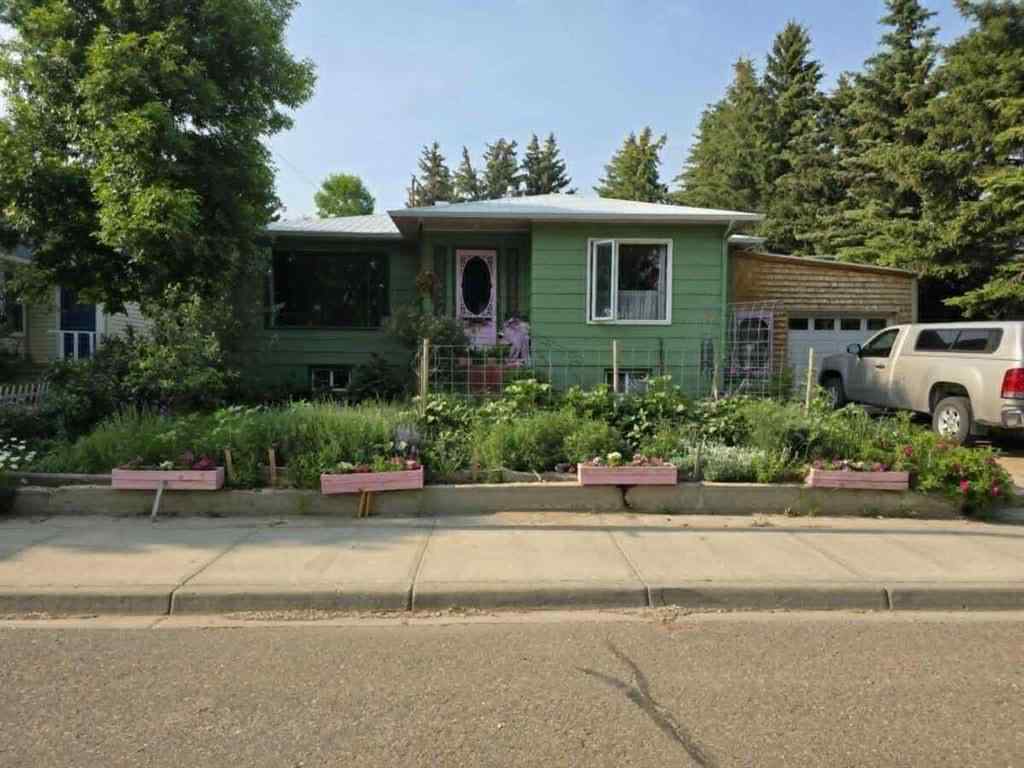MLS® A2233466 - 221 Center Avenue NE in NONE Milk River, Residential