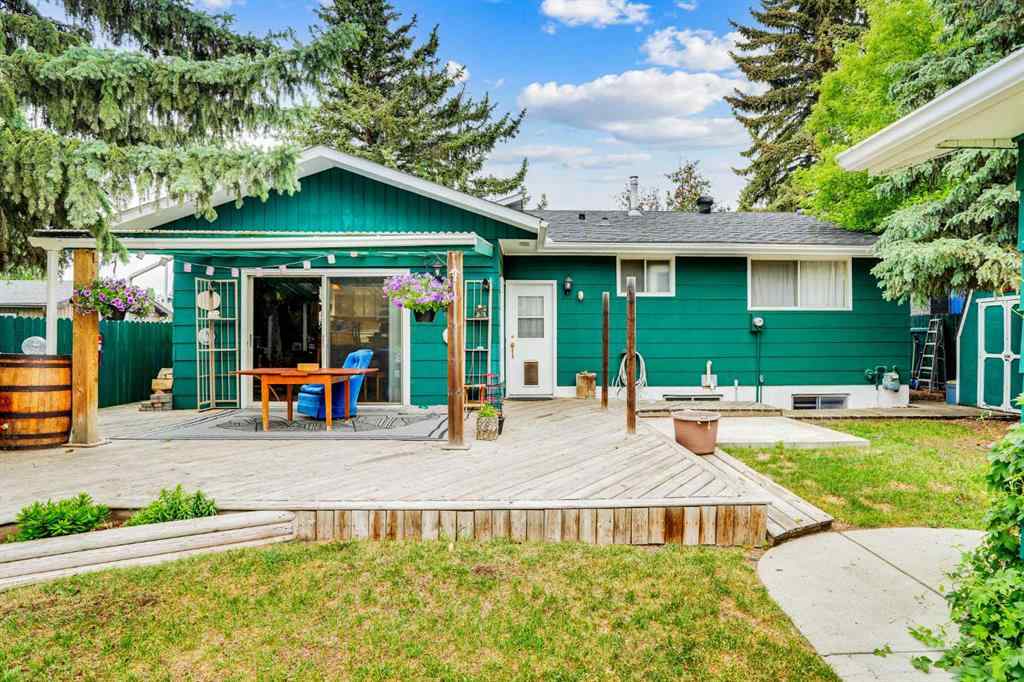 MLS® A2233469 - 956 Parkvalley Way SE in Parkland Calgary, Residential