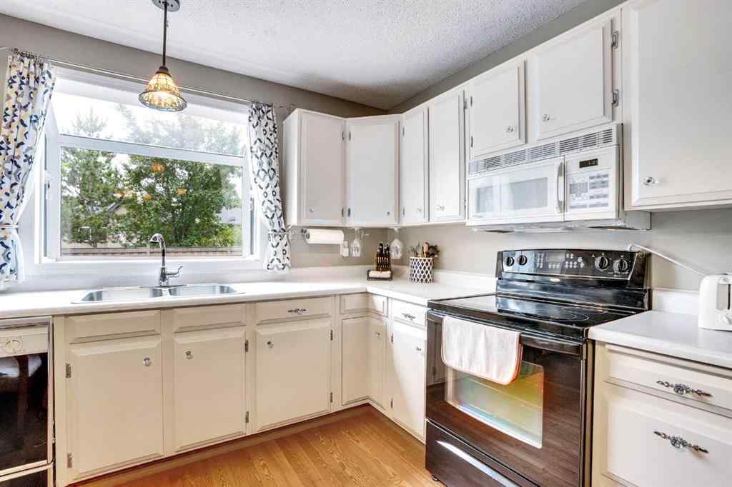 MLS® A2233469 - 956 Parkvalley Way SE in Parkland Calgary, Residential