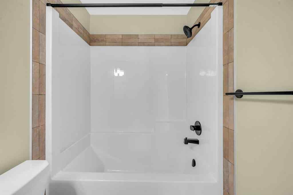 MLS® A2233479 - 32 Rowmont Common NW in Haskayne Calgary, Residential