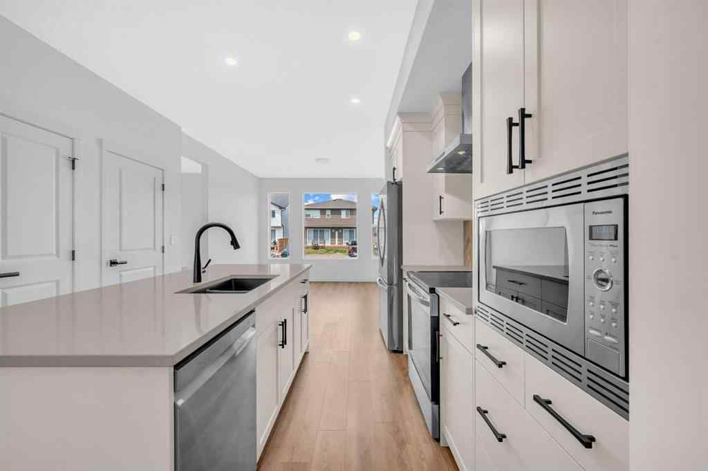 MLS® A2233479 - 32 Rowmont Common NW in Haskayne Calgary, Residential