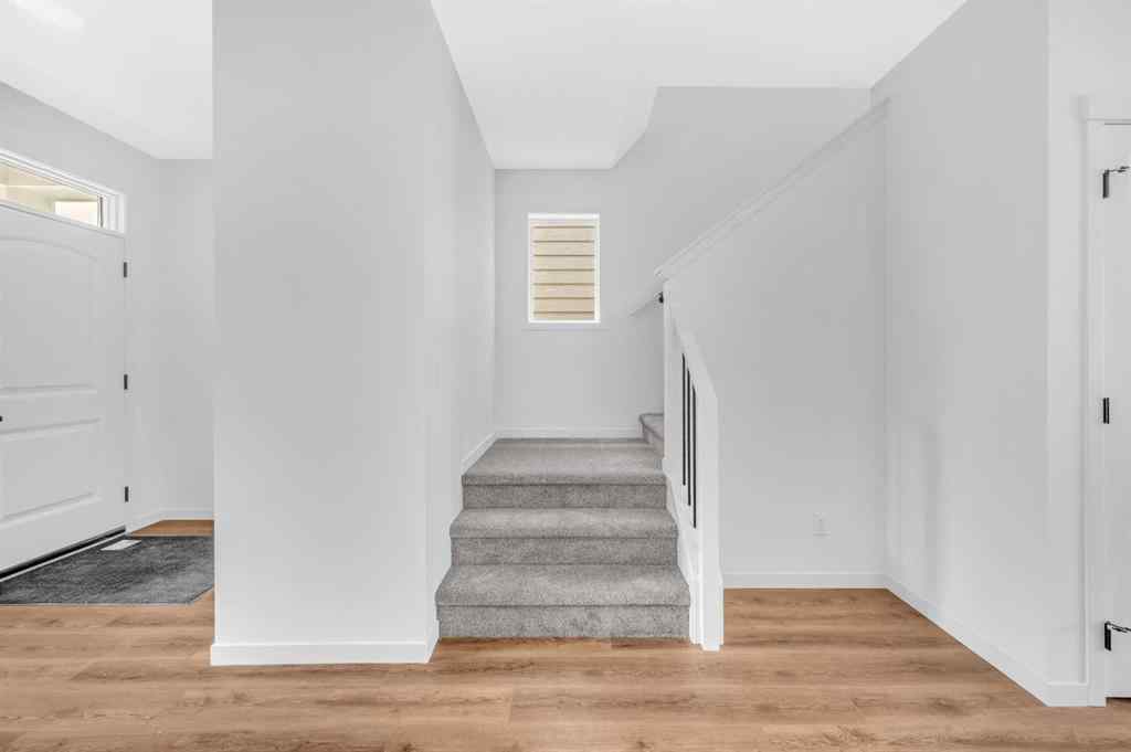 MLS® A2233479 - 32 Rowmont Common NW in Haskayne Calgary, Residential