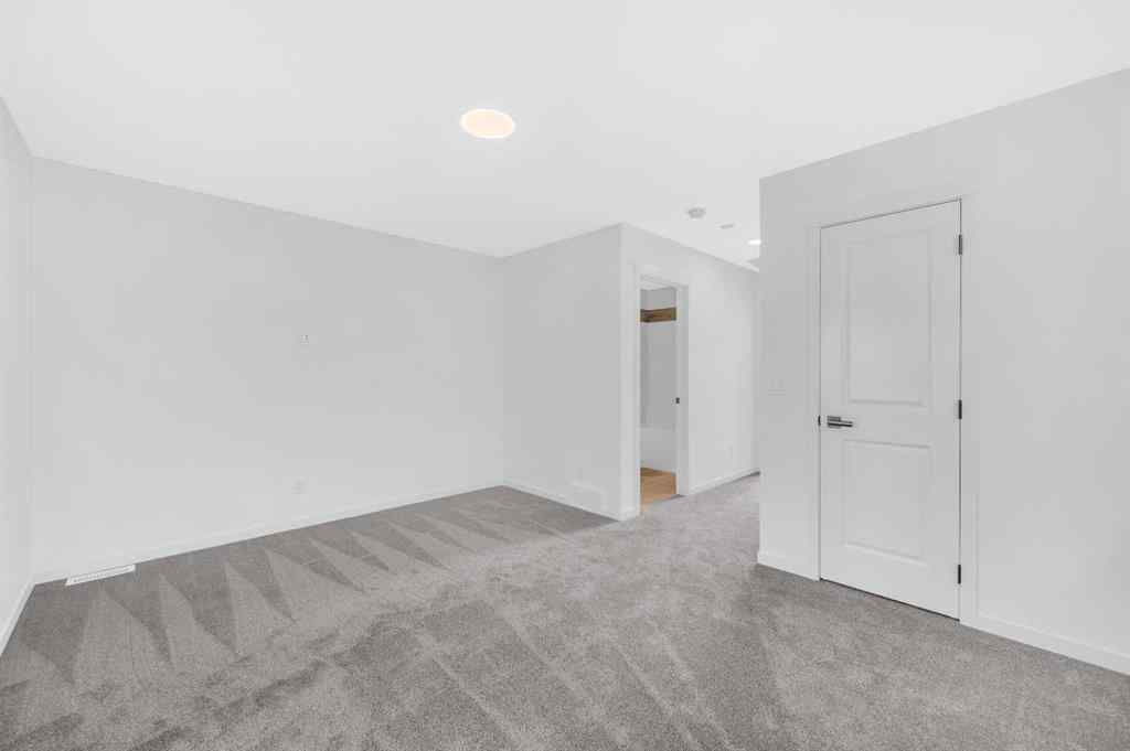 MLS® A2233479 - 32 Rowmont Common NW in Haskayne Calgary, Residential