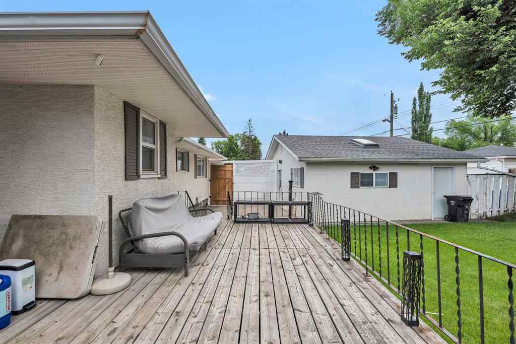 MLS® A2233489 - 2219 Halifax Crescent NW in Banff Trail Calgary, Residential