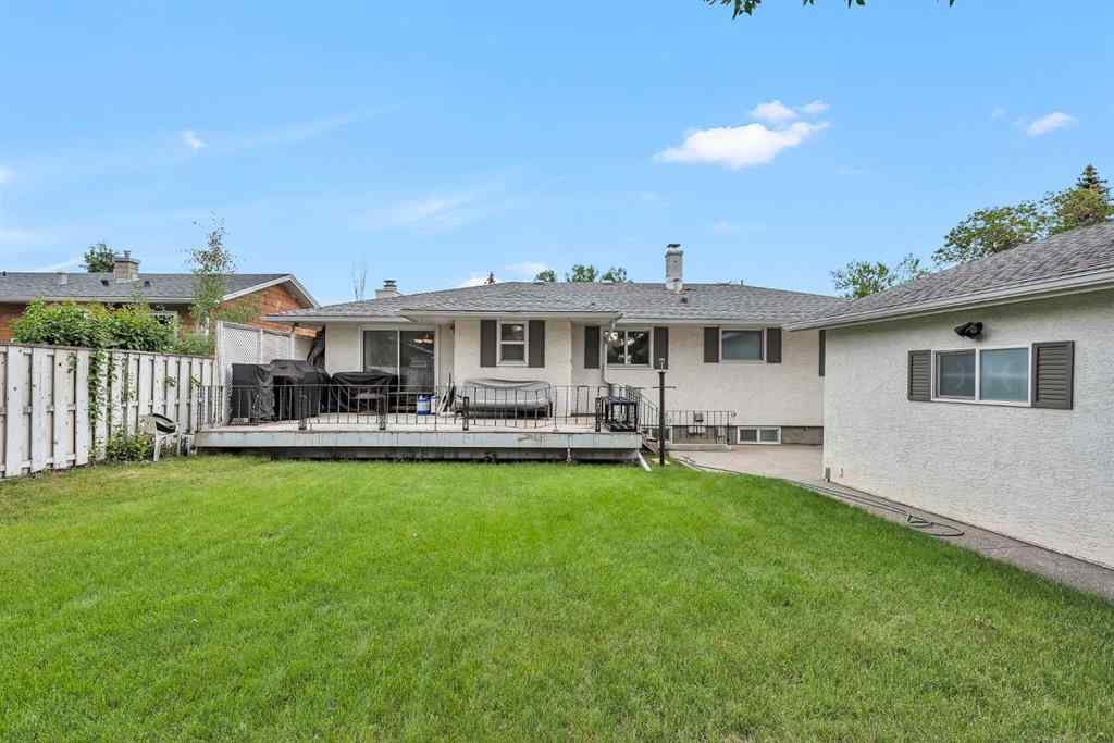 MLS® A2233489 - 2219 Halifax Crescent NW in Banff Trail Calgary, Residential