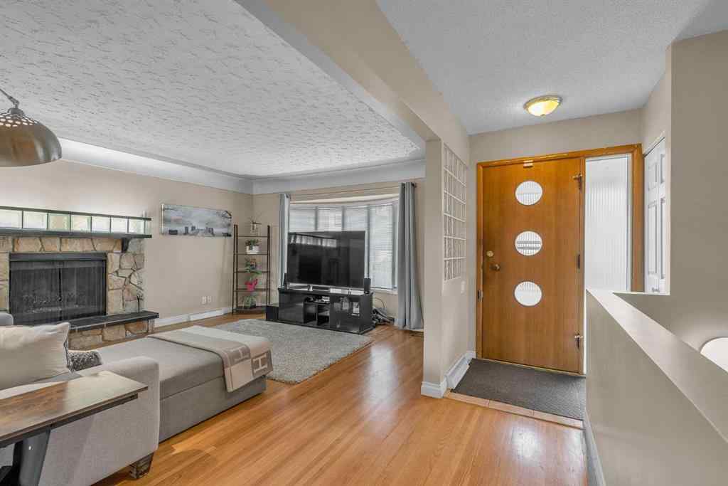 MLS® A2233489 - 2219 Halifax Crescent NW in Banff Trail Calgary, Residential