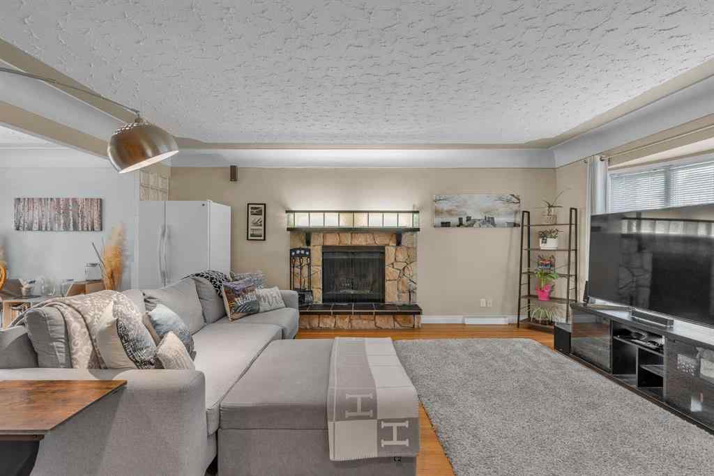 MLS® A2233489 - 2219 Halifax Crescent NW in Banff Trail Calgary, Residential