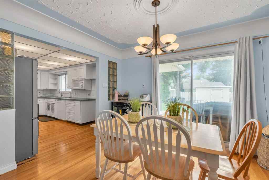 MLS® A2233489 - 2219 Halifax Crescent NW in Banff Trail Calgary, Residential