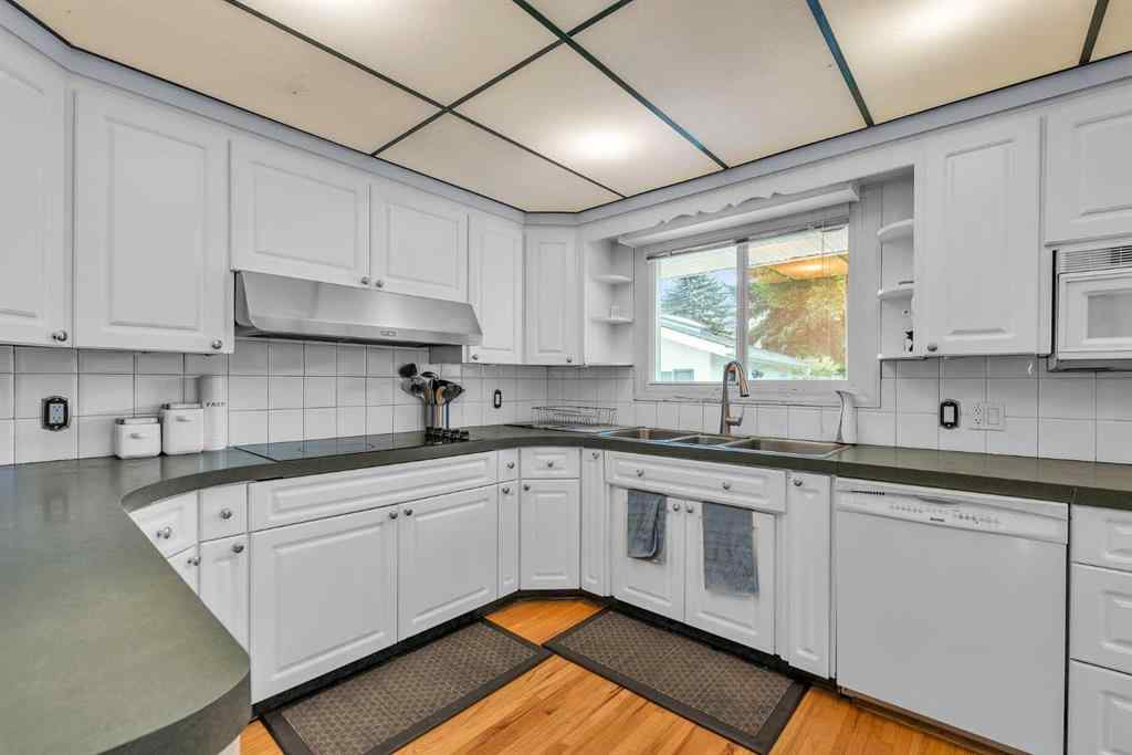 MLS® A2233489 - 2219 Halifax Crescent NW in Banff Trail Calgary, Residential
