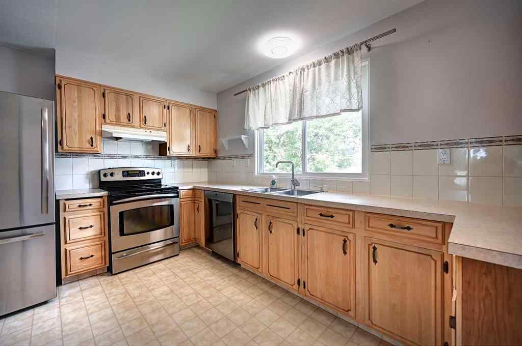 MLS® A2233492 - 1004 Cantabrian Drive SW in Canyon Meadows Calgary, Residential