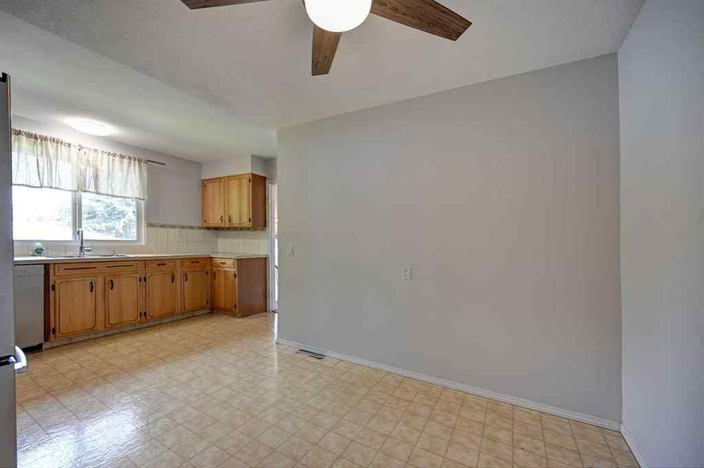 MLS® A2233492 - 1004 Cantabrian Drive SW in Canyon Meadows Calgary, Residential