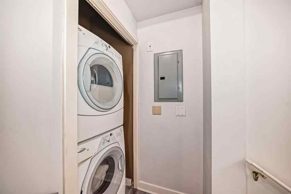 MLS® A2233502 - Unit #201 3412 Parkdale Boulevard NW in Parkdale Calgary, Residential